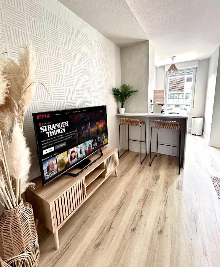 Modern 1 Bdr + Balcony + Free Parking + Ac + Pool L'Isle-d'Abeau Exterior foto